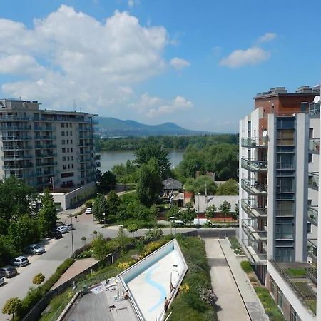 Imadnivalo Medences Hotellakas Szaunaval. Budapesta Exterior foto
